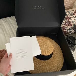 Janessa Leone Specialty Straw Hat size Large
